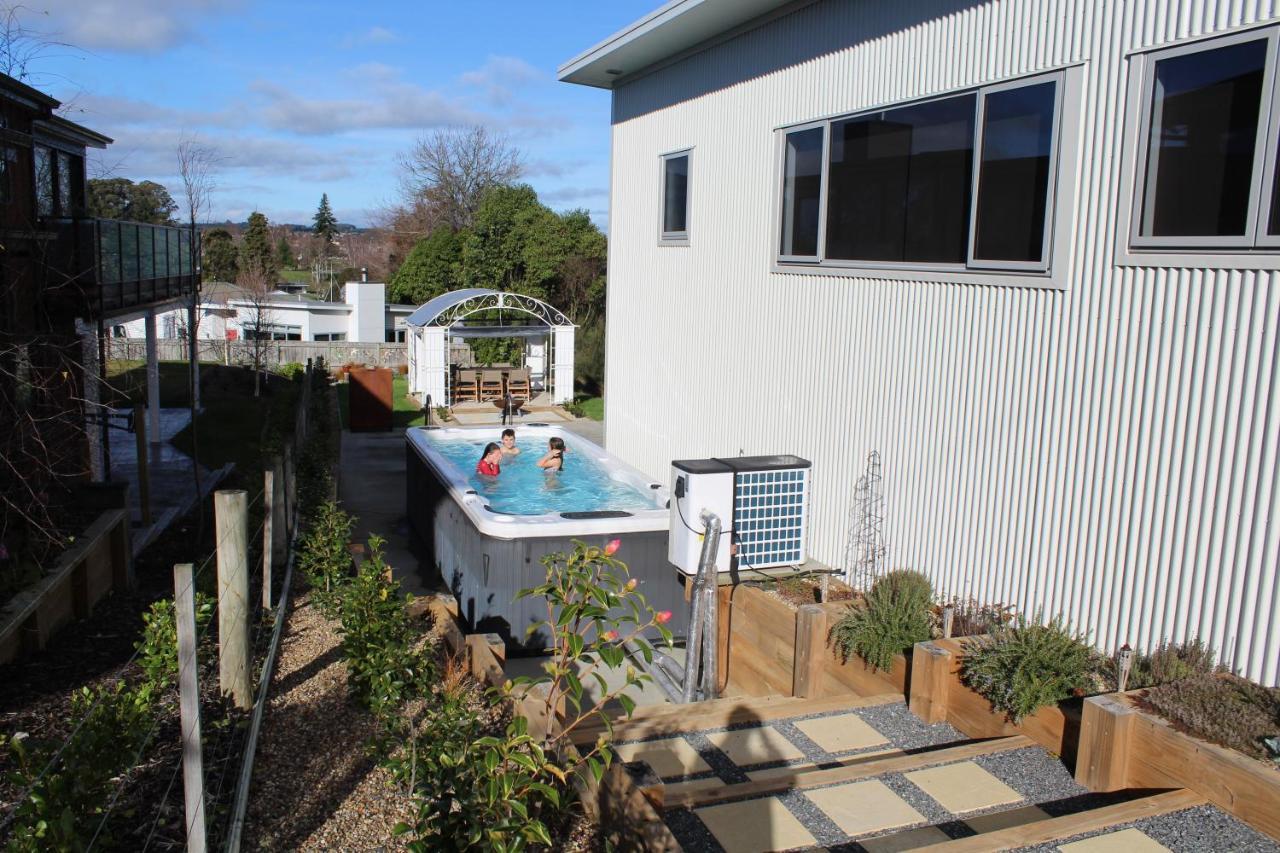 Luxury Retreat With Swim Spa Taupo Exterior photo